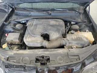 2018 Chrysler 300 S z VIN 2C3CCAGG7JH141811, wystawiony jako Copart lot #53568055 z przebiegiem 140 220 mil mil oraz Szkoda całkowita • Salvage title. Historia ofert i sprzedaży dostępna na DreamBid. Obrazek 11.