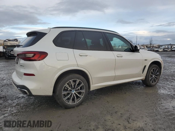 2022 BMW X5 xDrive45e with VIN 5UXTA6C0XN9L16712, listed as a Copart auction lot 45420585 with 20,526 mi miles and Salvage Title. Bid and sale history available at carsss.com. Image 3.