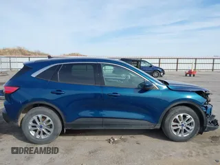 2020 Ford Escape SE z VIN 1FMCU9G68LUC31480, wystawiony jako IAAI lot #41780930 z przebiegiem 45 494 mil mil oraz . Historia ofert i sprzedaży dostępna na DreamBid. Obrazek 14.