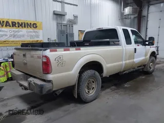 2015 Ford F-250 XLT z VIN 1FT7X2B68FEC25138, wystawiony jako IAAI lot #38075714 z przebiegiem Nie podano mil oraz . Historia ofert i sprzedaży dostępna na DreamBid. Obrazek 4.