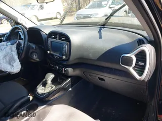 2020 Kia Soul GT-Line with VIN KNDJ63AU1L7079387, listed as a IAAI auction lot 41900942 with 31,916 mi miles. Bid and sale history available at carsss.com. Image 5.