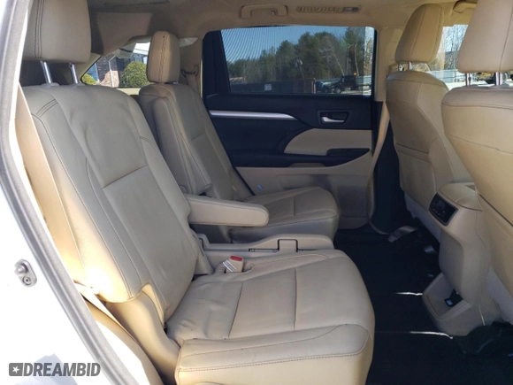 2015 Toyota Highlander XLE with VIN 5TDJKRFH2FS203543, listed as a Copart auction lot 52076675 with 62,013 mi miles and Clean Title. Bid and sale history available at carsss.com. Image 11.