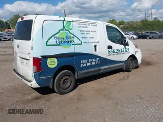 2015 Nissan NV200 SV with VIN 3N6CM0KN2FK696854, listed as a IAAI auction lot 40484019 with 198,411 mi miles. Bid and sale history available at carsss.com. Image 4.