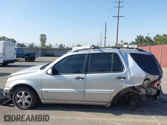 2004 Mercedes-Benz M 350 with VIN 4JGAB57E84A501744, listed as a IAAI auction lot 42271880 with 183,498 mi miles and . Bid and sale history available at DreamBid. Image 13.