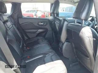 2019 Jeep Cherokee Latitude Plus z VIN 1C4PJLLB9KD248110, wystawiony jako IAAI lot #42205709 z przebiegiem 94 715 mil mil oraz . Historia ofert i sprzedaży dostępna na DreamBid. Obrazek 8.
