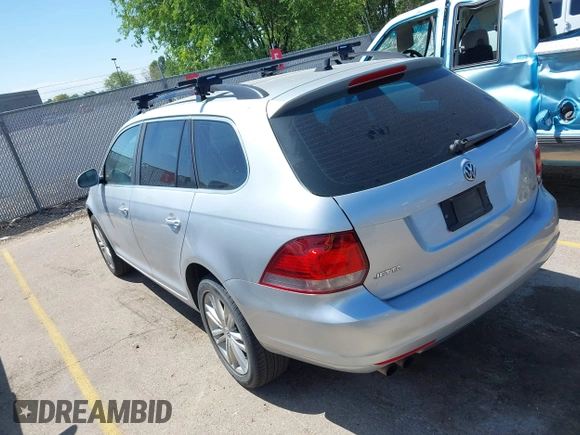 2014 Volkswagen Jetta TDI w/Sunroof & Nav с VIN 3VWPL7AJ8EM608162, выставлен на аукционе IAAI как лот 42516807 с пробегом 173 798 миль миль и . История ставок и продаж доступна на DreamBid. Изображение 3.