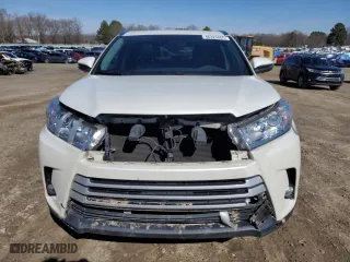 2017 Toyota Highlander XLE with VIN 5TDJZRFH2HS517353, listed as a Copart auction lot 46325805 with 124,249 mi miles and Salvage Title. Bid and sale history available at carsss.com. Image 5.