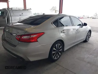 2017 Nissan Altima SV z VIN 1N4AL3AP9HC227681, wystawiony jako IAAI lot #41489297 z przebiegiem 162 459 mil mil oraz . Historia ofert i sprzedaży dostępna na DreamBid. Obrazek 4.