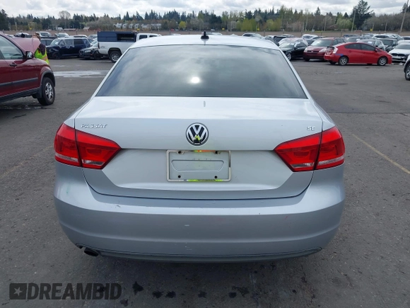 2012 Volkswagen Passat SE with VIN 1VWBP7A36CC005354, listed as a IAAI auction lot 41926270 with 155,493 mi miles. Bid and sale history available at carsss.com. Image 16.