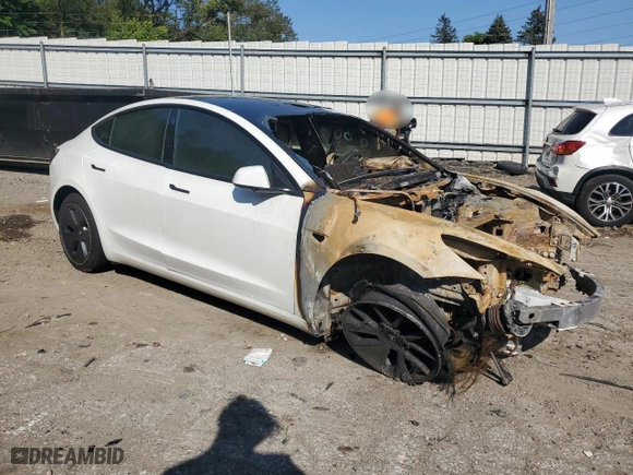 2021 Tesla Model 3 Standard Range Plus with VIN 5YJ3E1EA5MF082580, listed as a Copart auction lot 70601674 with 0 mi miles and Salvage Title. Bid and sale history available at carsss.com. Image 4.