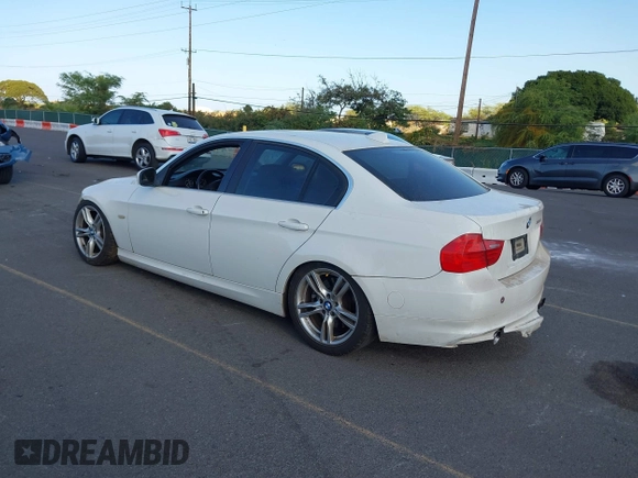 2011 BMW 3 Series 335d z VIN WBAPN7C59BA782101, wystawiony jako IAAI lot #41566324 z przebiegiem 156 918 mil mil oraz . Historia ofert i sprzedaży dostępna na DreamBid. Obrazek 3.