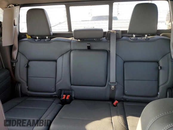 2025 Chevrolet Silverado 1500 with VIN 3GCUKFE80SG128699, listed as a Copart auction lot 52393645 with 5,759 mi miles and Salvage Title. Bid and sale history available at DreamBid. Image 10.