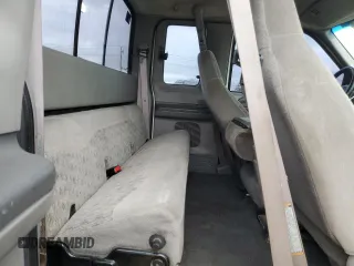 1999 Ford F-350 XL z VIN 1FTSX31F2XEF07231, wystawiony jako Copart lot #71832414 z przebiegiem 286 130 mil mil oraz Szkoda całkowita • Salvage title. Historia ofert i sprzedaży dostępna na DreamBid. Obrazek 10.