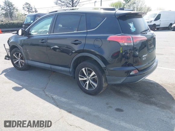 2018 Toyota RAV4 XLE with VIN 2T3RFREV6JW734993, listed as a IAAI auction lot 41790232 with 61,118 mi miles. Bid and sale history available at carsss.com. Image 3.