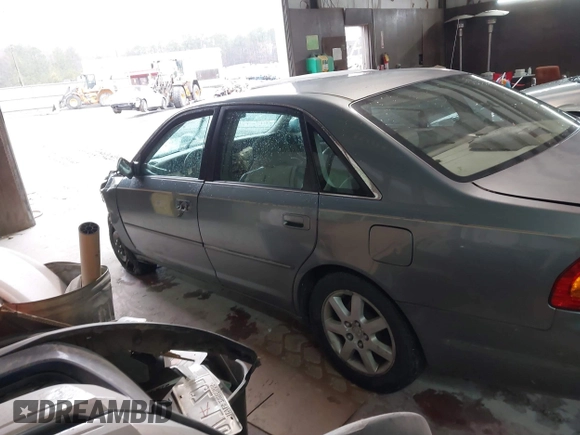 2001 Toyota Avalon XL with VIN 4T1BF28B61U121131, listed as a IAAI auction lot 41754904 with 266,554 mi miles and . Bid and sale history available at carsss.com. Image 13.