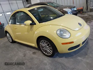 2007 Volkswagen New Beetle Coupe with VIN 3VWRW31C77M518367, listed as a IAAI auction lot 41488953 with 202,950 mi miles. Bid and sale history available at carsss.com. Image 1.