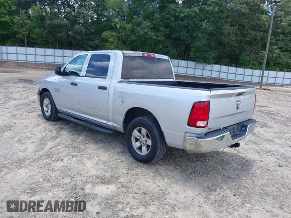 2018 Ram 1500 Express z VIN 3C6RR6KG4JG252350, wystawiony jako IAAI lot #42537585 z przebiegiem 202 104 mil mil oraz . Historia ofert i sprzedaży dostępna na DreamBid. Obrazek 3.