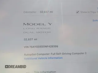 2022 Tesla Model Y Long Range z VIN 7SAYGDEE0NF429399, wystawiony jako IAAI lot #42333630 z przebiegiem 32 937 mil mil oraz . Historia ofert i sprzedaży dostępna na DreamBid. Obrazek 7.