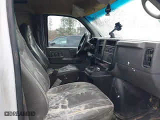 2005 Chevrolet Express Cargo Van with VIN 1GCGG25V351163463, listed as a IAAI auction lot 41407058 with 236,277 mi miles. Bid and sale history available at carsss.com. Image 5.