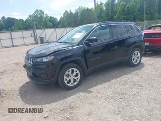 2024 Jeep Compass Latitude with VIN 3C4NJDBN4RT119513, listed as a IAAI auction lot 42153389 with 27,635 mi miles and . Bid and sale history available at carsss.com. Image 19.