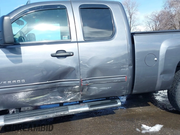 2013 Chevrolet Silverado 1500 LT with VIN 1GCRKSE75DZ364886, listed as a IAAI auction lot 41702368 with 69,351 mi miles and . Bid and sale history available at DreamBid. Image 6.
