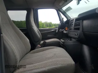 2012 Chevrolet Express Passenger 1LT z VIN 1GAZG1FG9C1143775, wystawiony jako Copart lot #58383685 z przebiegiem Nie podano mil oraz Szkody całkowita. Historia ofert i sprzedaży dostępna na DreamBid. Obrazek 11.