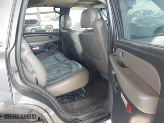 2002 Chevrolet Tahoe LT with VIN 1GNEK13Z92J289724, listed as a IAAI auction lot 42025254 with 190,749 mi miles. Bid and sale history available at carsss.com. Image 8.