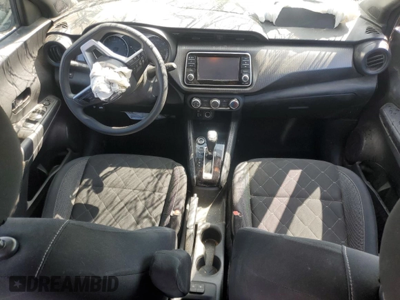 2019 Nissan Kicks S with VIN 3N1CP5CU3KL528984, listed as a Copart auction lot 47697585 with 61,289 mi miles and Salvage Title. Bid and sale history available at carsss.com. Image 8.