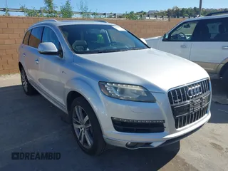 2014 Audi Q7 Premium Plus z VIN WA1LGAFE5ED016187, wystawiony jako IAAI lot #41993580 z przebiegiem 111 516 mil mil oraz . Historia ofert i sprzedaży dostępna na DreamBid. Obrazek 1.