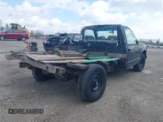 1994 Chevrolet Silverado 2500 z VIN 1GCFC24K6RE155578, wystawiony jako IAAI lot #42062238 z przebiegiem 303 962 mil mil oraz . Historia ofert i sprzedaży dostępna na DreamBid. Obrazek 4.