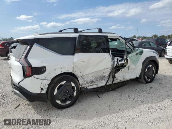 2024 Kia EV9 Land with VIN KNDADFS50R6034423, listed as a Copart auction lot 45447905 with 7,061 mi miles and Salvage Title. Bid and sale history available at carsss.com. Image 3.