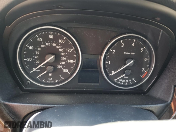 2011 BMW 3 Series 328i с VIN WBAPH5C56BA445624, выставлен на аукционе Copart как лот 54777105 с пробегом Не указан миль и Списание • Salvage title. История ставок и продаж доступна на DreamBid. Изображение 9.