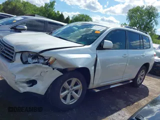 2008 Toyota Highlander z VIN JTEDS41A482011153, wystawiony jako IAAI lot #42147317 z przebiegiem 121 189 mil mil oraz . Historia ofert i sprzedaży dostępna na DreamBid. Obrazek 14.
