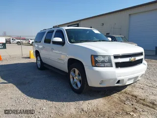 2008 Chevrolet Suburban LT w/3LT with VIN 3GNFC16068G149218, listed as a IAAI auction lot 41779888 with 152,951 mi miles. Bid and sale history available at carsss.com. Image 1.