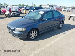 2006 Volvo S40 2.4L with VIN YV1MS390462210091, listed as a IAAI auction lot 42023731 with 205,487 mi miles. Bid and sale history available at carsss.com. Image 2.