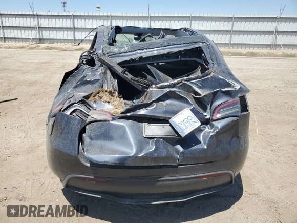 2024 Tesla Model Y z VIN 7SAYGDED6RF204899, wystawiony jako Copart lot #65517855 z przebiegiem Nie podano mil oraz Czysty tytuł • Clean title. Historia ofert i sprzedaży dostępna na DreamBid. Obrazek 6.