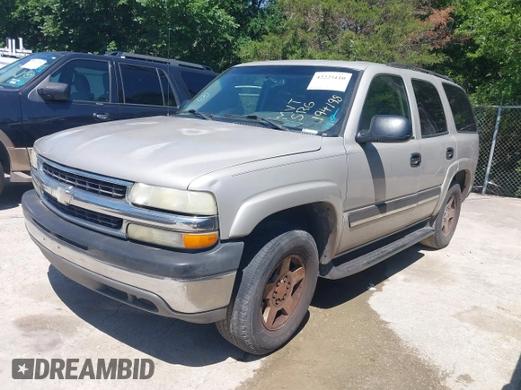 2004 Chevrolet Tahoe LS z VIN 1GNEC13V34J194198, wystawiony jako IAAI lot #42225110 z przebiegiem 359 257 mil mil oraz . Historia ofert i sprzedaży dostępna na DreamBid. Obrazek 2.