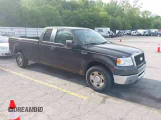 2007 Ford F-150 XL z VIN 1FTVX12517NA56235, wystawiony jako IAAI lot #42325506 z przebiegiem 153 276 mil mil oraz . Historia ofert i sprzedaży dostępna na DreamBid. Obrazek 1.