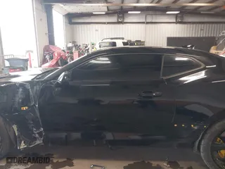 2018 Chevrolet Camaro 1SS with VIN 1G1FF1R75J0191701, listed as a IAAI auction lot 42005031 with 84,458 mi miles. Bid and sale history available at carsss.com. Image 14.