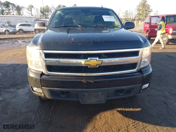 2008 Chevrolet Silverado 1500 LTZ with VIN 3GCEK13Y68G261227, listed as a IAAI auction lot 41524292 with 484,220 mi miles. Bid and sale history available at carsss.com. Image 12.
