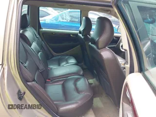 2003 Volvo V70 XC70 with VIN YV1SZ59H031113721, listed as a IAAI auction lot 39819433 with 274,793 mi miles and . Bid and sale history available at DreamBid. Image 8.
