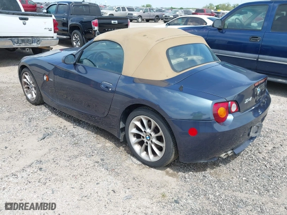2004 BMW Z4 2.5i with VIN 4USBT33594LR68458, listed as a IAAI auction lot 41873219 with 113,587 mi miles. Bid and sale history available at carsss.com. Image 3.