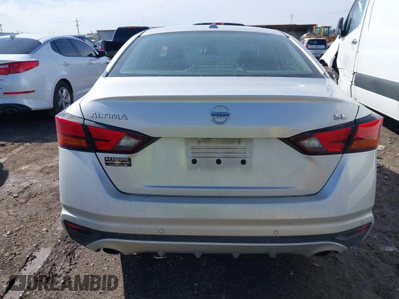 2019 Nissan Altima 2.5 SL with VIN 1N4BL4EV5KC185679, listed as a IAAI auction lot 41658107 with 136,662 mi miles. Bid and sale history available at carsss.com. Image 17.