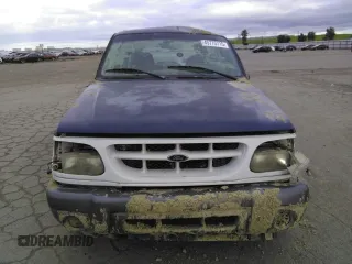 2000 Ford Explorer XLS z VIN 1FMZU62X3YZC03282, wystawiony jako Copart lot #45775715 z przebiegiem 187 709 mil mil oraz Szkoda całkowita • Salvage title. Historia ofert i sprzedaży dostępna na DreamBid. Obrazek 5.