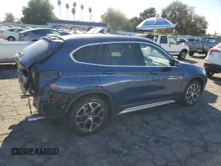 2022 BMW X1 sDrive28i with VIN WBXJG7C0XN5U49445, listed as a Copart auction lot 81754694 with 43,900 mi miles and Salvage Title. Bid and sale history available at carsss.com. Image 3.