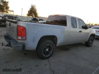 2007 GMC Sierra 1500 SLE1 with VIN 2GTEC19C871668854, listed as a Copart auction lot 83642134 with 212,111 mi miles and Salvage Title. Bid and sale history available at carsss.com. Image 3.