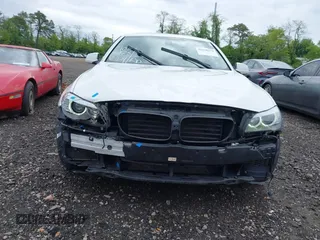 2011 BMW 5 Series 535i xDrive z VIN WBAFU7C57BDU56228, wystawiony jako IAAI lot #42258270 z przebiegiem 103 823 mil mil oraz . Historia ofert i sprzedaży dostępna na DreamBid. Obrazek 6.