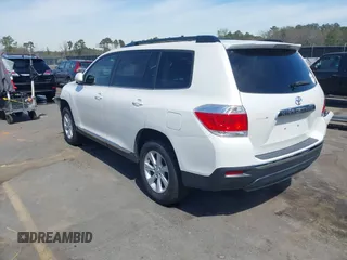 2013 Toyota Highlander with VIN 5TDZA3EH4DS042792, listed as a IAAI auction lot 41820271 with 118,536 mi miles and . Bid and sale history available at DreamBid. Image 3.