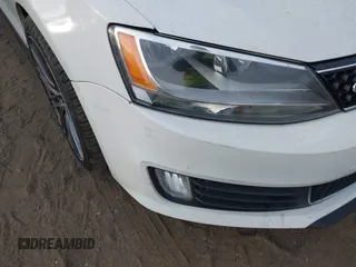 2013 Volkswagen Jetta GLI Autobahn с VIN 3VW467AJ8DM393889, выставлен на аукционе IAAI как лот 40807143 с пробегом Не указан миль и . История ставок и продаж доступна на DreamBid. Изображение 6.