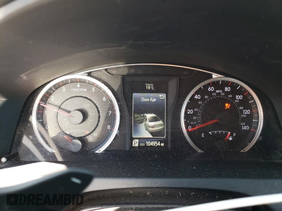 2017 Toyota Camry XLE z VIN 4T1BF1FK3HU267641, wystawiony jako Copart lot #71828243 z przebiegiem 104 954 mil mil oraz Szkoda całkowita • Salvage title. Historia ofert i sprzedaży dostępna na DreamBid. Obrazek 9.